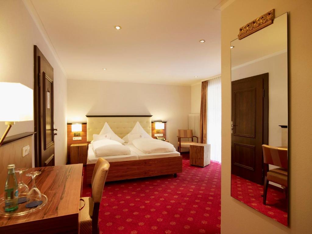 Naturhotel Ruegers Forstgut Mespelbrunn Ruang foto